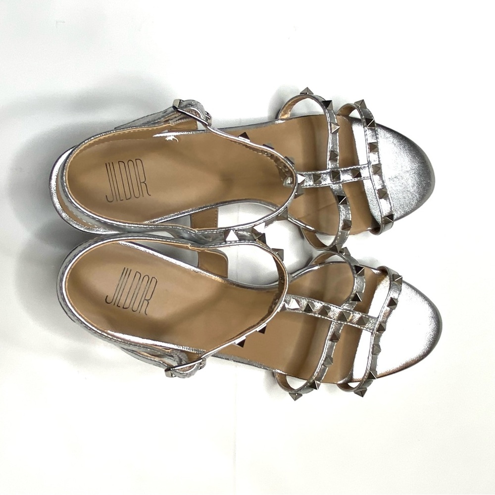 JILDOR Silver Napa Midge T-Strap Studded Sandal - Picture 15 of 15